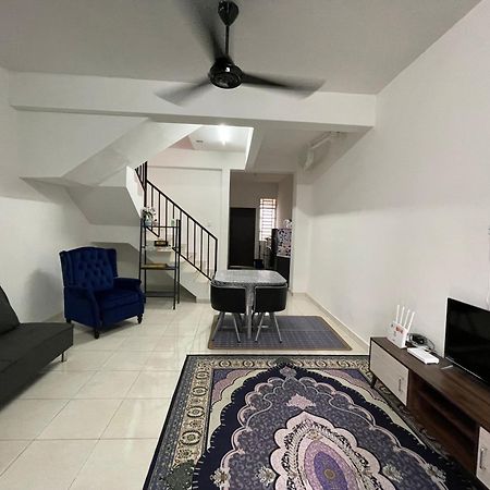 D'Cahaya Homestay Batu Pahat Bagian luar foto